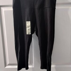 Pedal Pusher Capris Black High-Waisted